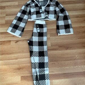 NWT Beach Bunny  Black and White Checkered sweater texture crop top m/ pants xs